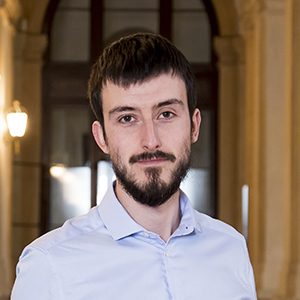 Photo de profil de André Dubuisson souriant