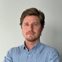 Photo de profil de Maxime Sanguesa en chemise